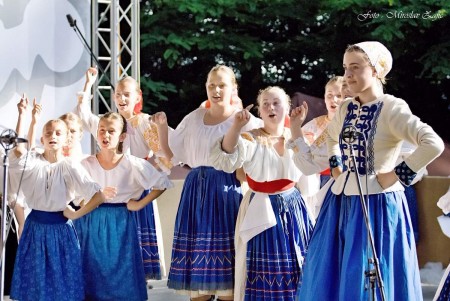 Foto: Hornonitrianske folklórne slávnosti 2016 17