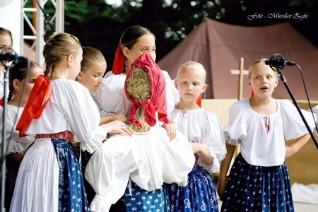 Foto: Hornonitrianske folklórne slávnosti 2016 287