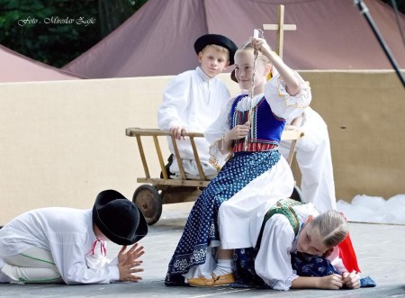 Foto: Hornonitrianske folklórne slávnosti 2016 303