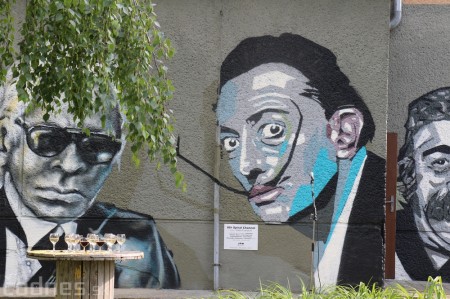 Foto: Street ARTcity odhalenie portrétov umelcov na stene kina Baník a DIVADLO NA VYSOKEJ NOHE 1