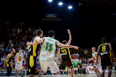 Foto: BK Inter Incheba Bratislava - BC Prievidza 87:83 49