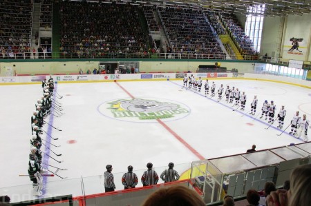 Foto a video: Exibičný hokejový zápas MšHK Bulldogs Prievidza a hviezdy NHL a Slovenska 50