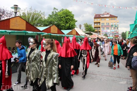 Foto a video: Historický sprievod centrom mesta Prievidza 6