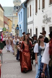 Foto a video: Historický sprievod centrom mesta Prievidza 15