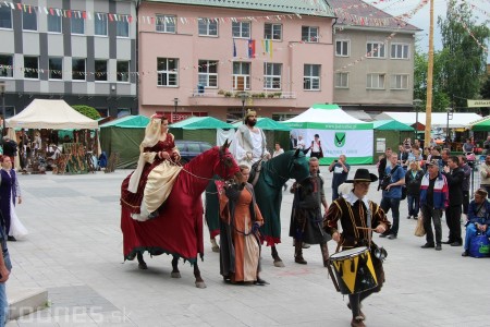 Foto a video: Historický sprievod centrom mesta Prievidza 27