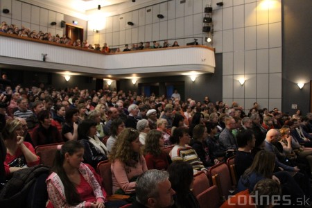 Foto a video: Mons. Róbert Bezák na festivale Jeden svet 2013 14