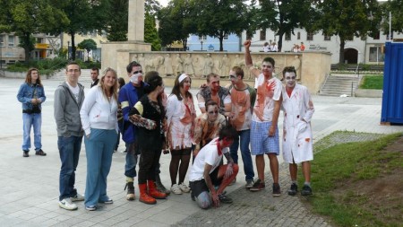 Zombie Walk Prievidza - 4. ročník - 21.7.2012 - foto a video 2