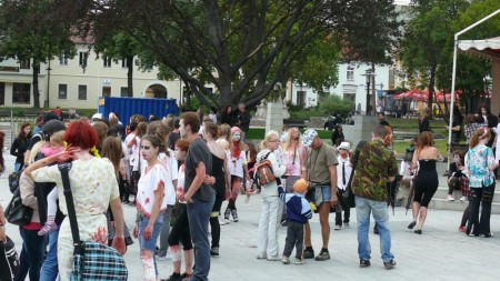 Zombie Walk Prievidza - 4. ročník - 21.7.2012 - foto a video 10
