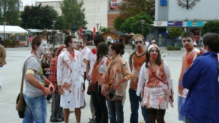 Zombie Walk Prievidza - 4. ročník - 21.7.2012 - foto a video 30