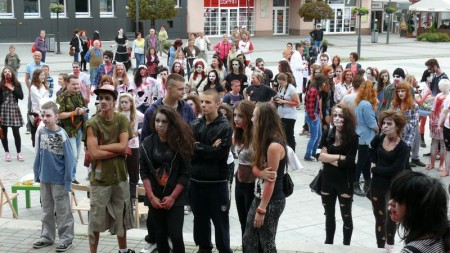 Zombie Walk Prievidza - 4. ročník - 21.7.2012 - foto a video 34