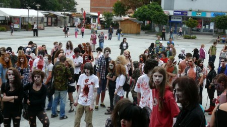 Zombie Walk Prievidza - 4. ročník - 21.7.2012 - foto a video 36