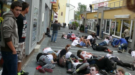 Zombie Walk Prievidza - 4. ročník - 21.7.2012 - foto a video 45