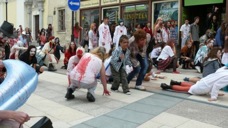 Zombie Walk Prievidza - 4. ročník - 21.7.2012 - foto a video 64