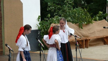 Foto: Hornonitrianske folklórne slávnosti 2012 25