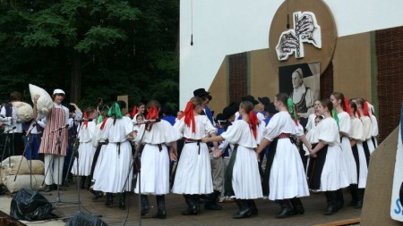 Foto: Hornonitrianske folklórne slávnosti 2012 45
