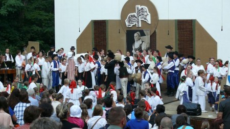 Foto: Hornonitrianske folklórne slávnosti 2012 60