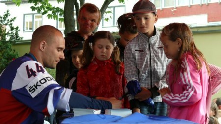 Deň detí 2012 a autogramiáda Andreja Sekeru 3