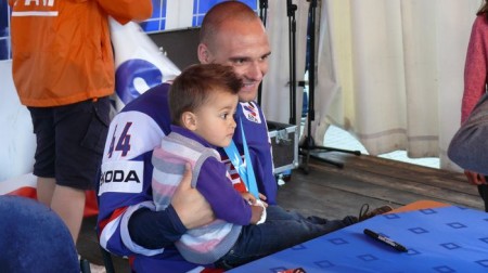 Deň detí 2012 a autogramiáda Andreja Sekeru 84