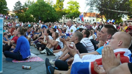 Video a foto: Atmosféra Prievidza námestie hokej - Slovensko - Rusko 2:6. Slováci ukončili šampionát snov striebrom 33