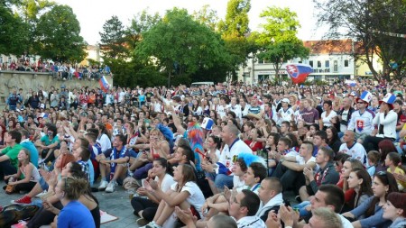 Video a foto: Atmosféra Prievidza námestie hokej - Slovensko - Rusko 2:6. Slováci ukončili šampionát snov striebrom 34
