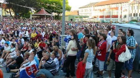 Video a foto: Atmosféra Prievidza námestie hokej - Slovensko - Rusko 2:6. Slováci ukončili šampionát snov striebrom 36