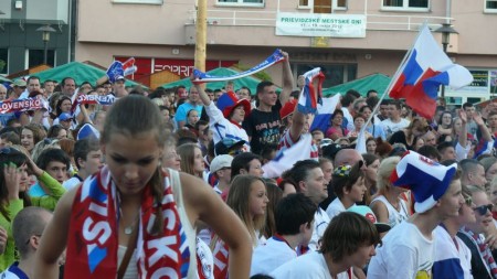 Video a foto: Atmosféra Prievidza námestie hokej - Slovensko - Rusko 2:6. Slováci ukončili šampionát snov striebrom 39