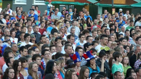 Video a foto: Atmosféra Prievidza námestie hokej - Slovensko - Rusko 2:6. Slováci ukončili šampionát snov striebrom 53