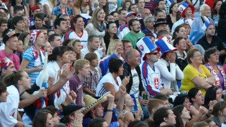 Video a foto: Atmosféra Prievidza námestie hokej - Slovensko - Rusko 2:6. Slováci ukončili šampionát snov striebrom 55