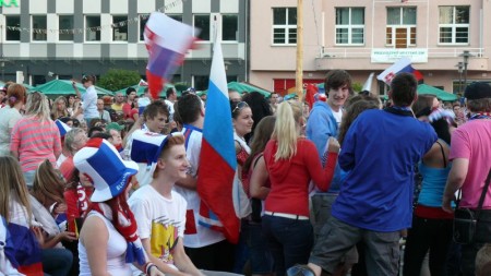 Video a foto: Atmosféra Prievidza námestie hokej - Slovensko - Rusko 2:6. Slováci ukončili šampionát snov striebrom 85