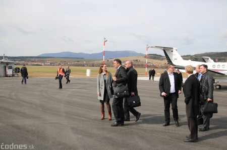 Foto a video: Prievidza má od dnes oficiálne otvorené zmodernizované letisko za 3,1 milióna eur 31