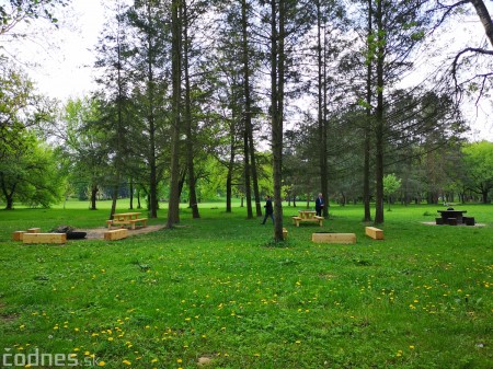 Foto a video: V Mestskom parku v Prievidzi pribudla nová pikniková zóna 5