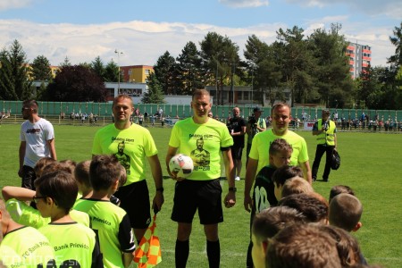 Foto a video: 100 rokov futbalu v Prievidzi veľkolepé oslavy a exhibičný zápas ŠKRŤO tím vs KUCO tím 108