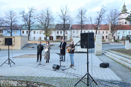Foto a video: Slávnostné odhalenie pamätníka 30. výročia Novembra 1989 na Námestí Slobody v Prievidzi 0