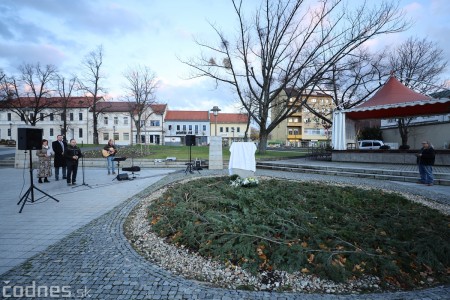 Foto a video: Slávnostné odhalenie pamätníka 30. výročia Novembra 1989 na Námestí Slobody v Prievidzi 3