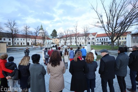 Foto a video: Slávnostné odhalenie pamätníka 30. výročia Novembra 1989 na Námestí Slobody v Prievidzi 4