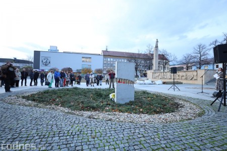 Foto a video: Slávnostné odhalenie pamätníka 30. výročia Novembra 1989 na Námestí Slobody v Prievidzi 8