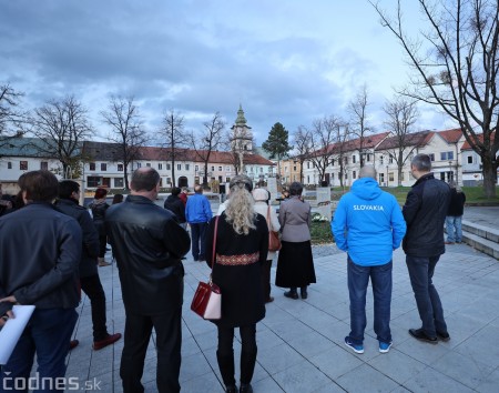 Foto a video: Slávnostné odhalenie pamätníka 30. výročia Novembra 1989 na Námestí Slobody v Prievidzi 10