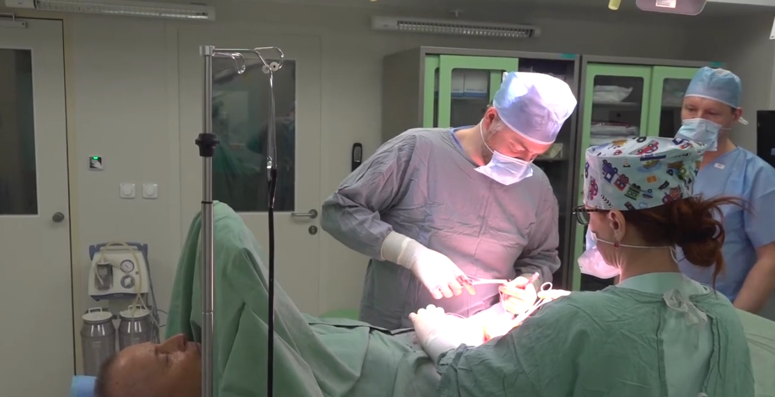 Foto a video : Prvá operácia na Valentína v nových sálach v bojnickej nemocnici