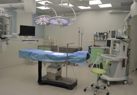 Foto a video : Prvá operácia na Valentína v nových sálach v bojnickej nemocnici 9