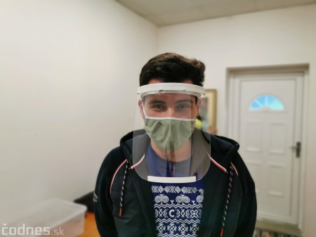 Video a foto: V Prievidzi začali 3D tlač ochranných štítov pre zdravotníkov vďaka verejnej zbierke a dobrovoľníkom 0