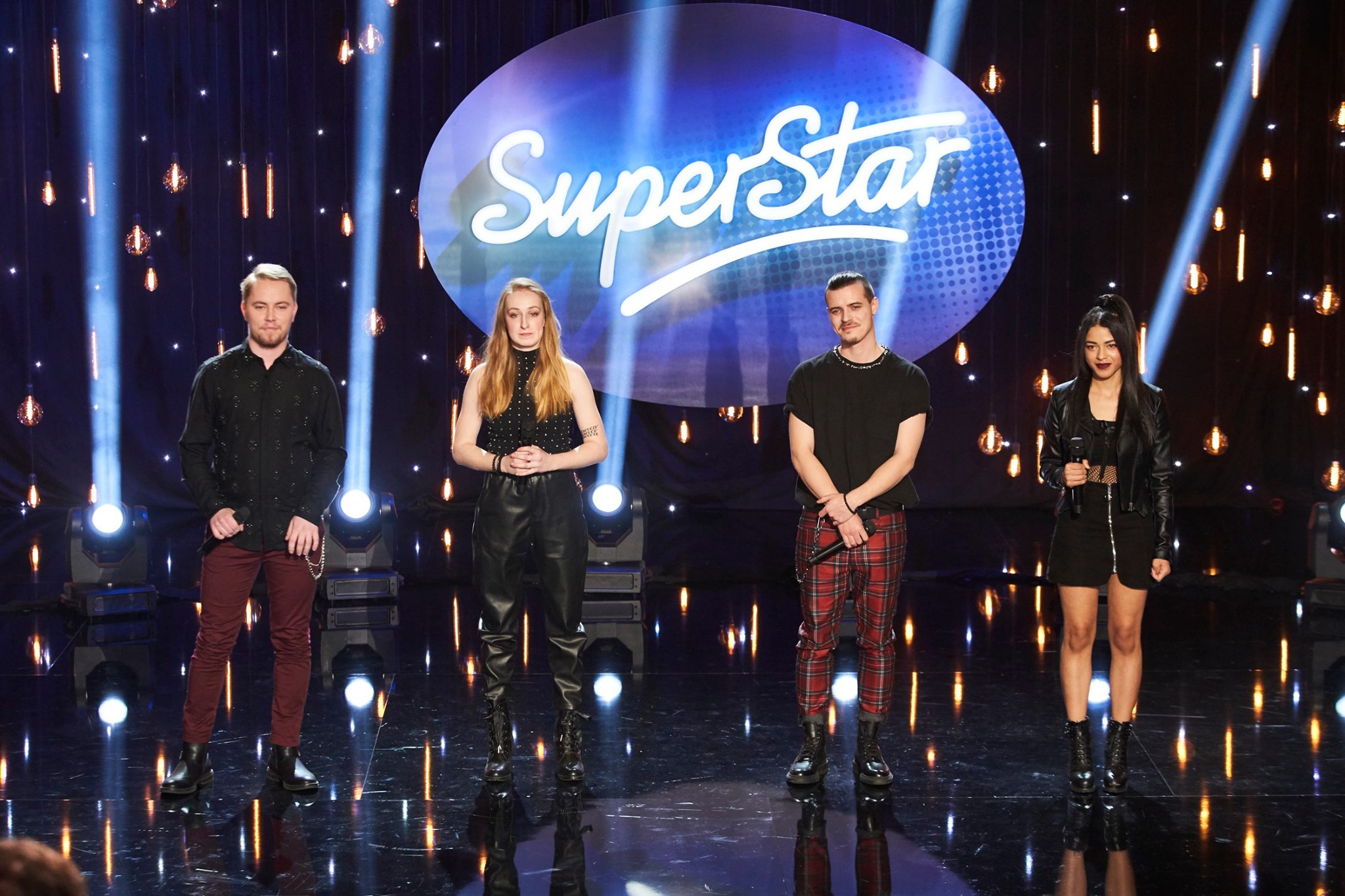 Video: Barbora Piešová a Natália Kollárová z Prievidze postúpili po fantastických výkonoch do ďalšieho kola Superstar
