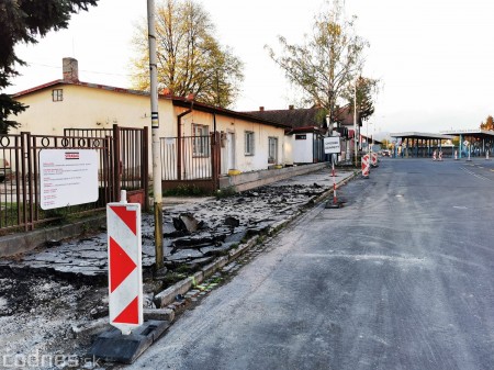 Foto a video: Začala sa rekonštrukcia a revitálizácia prednej časti autobusovej stanice v Prievidzi. Čakajú nás výrazné dopravné obmedzenia 8