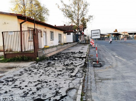 Foto a video: Začala sa rekonštrukcia a revitálizácia prednej časti autobusovej stanice v Prievidzi. Čakajú nás výrazné dopravné obmedzenia 10
