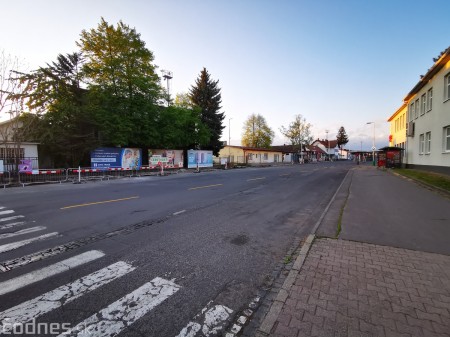 Foto a video: Začala sa rekonštrukcia a revitálizácia prednej časti autobusovej stanice v Prievidzi. Čakajú nás výrazné dopravné obmedzenia 12