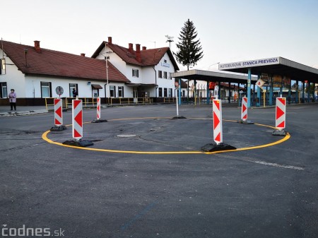 Foto a video: Začala sa rekonštrukcia a revitálizácia prednej časti autobusovej stanice v Prievidzi. Čakajú nás výrazné dopravné obmedzenia 23