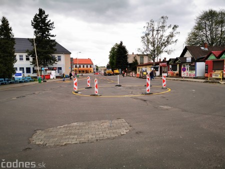 Foto a video: Začala sa rekonštrukcia a revitálizácia prednej časti autobusovej stanice v Prievidzi. Čakajú nás výrazné dopravné obmedzenia 30
