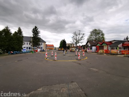 Foto a video: Začala sa rekonštrukcia a revitálizácia prednej časti autobusovej stanice v Prievidzi. Čakajú nás výrazné dopravné obmedzenia 31