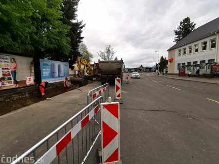Foto a video: Začala sa rekonštrukcia a revitálizácia prednej časti autobusovej stanice v Prievidzi. Čakajú nás výrazné dopravné obmedzenia 37