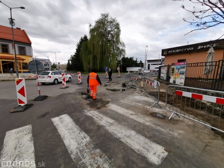 Foto a video: Začala sa rekonštrukcia a revitálizácia prednej časti autobusovej stanice v Prievidzi. Čakajú nás výrazné dopravné obmedzenia 38