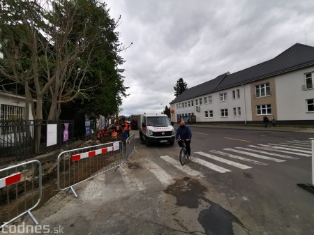 Foto a video: Začala sa rekonštrukcia a revitálizácia prednej časti autobusovej stanice v Prievidzi. Čakajú nás výrazné dopravné obmedzenia 40